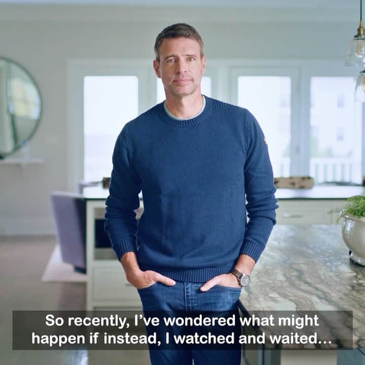 スコット・フォーリーのインスタグラム：「As I reflect on my time as a caregiver to my mom when she had advanced #OvarianCancer, I think about the times we had to “watch and wait” to see if she got better or worse. It really is crazy that was the only option we had between treatments. Now, as an adult and father, I think about what my life would look like if I watched and waited…it’s a funny concept in certain situations, but a serious point. Share this video to help me spread the word. If we reach 22K shares, GSK will distribute $100K to ovarian cancer non-profit groups. #SponsoredByGSK」