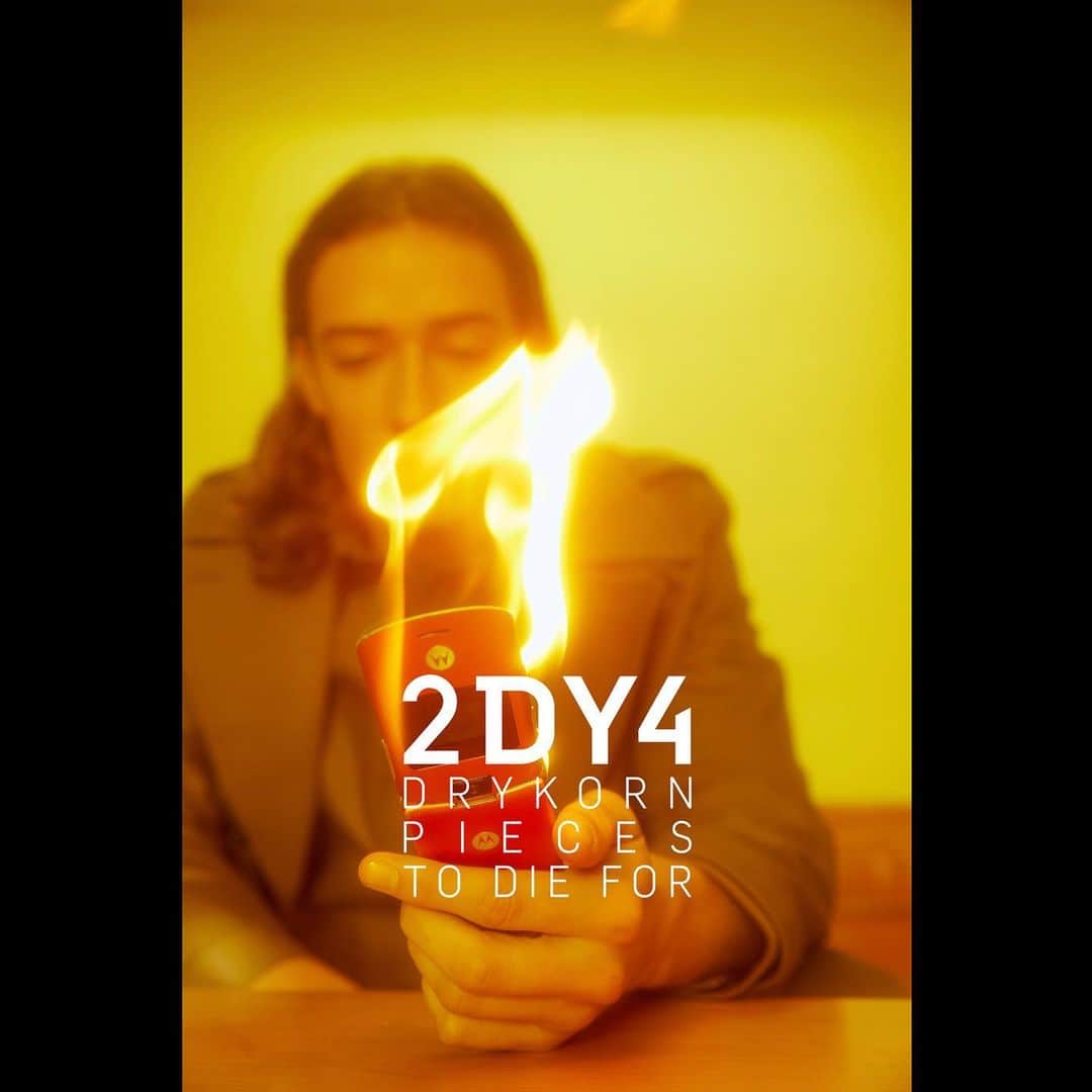 のインスタグラム：「2DY4's icon is the flame. ⁠⠀ It stands for transformation, passion, power, dynamism, everything that is alive. ⁠⠀ The flame also symbolises transformative power and inspiration. ⁠⠀ ⁠⠀ #2DY4 #drykorn #stylebop #theluxurywaytoshop #highfashion #luxuryfahion #newcollection」