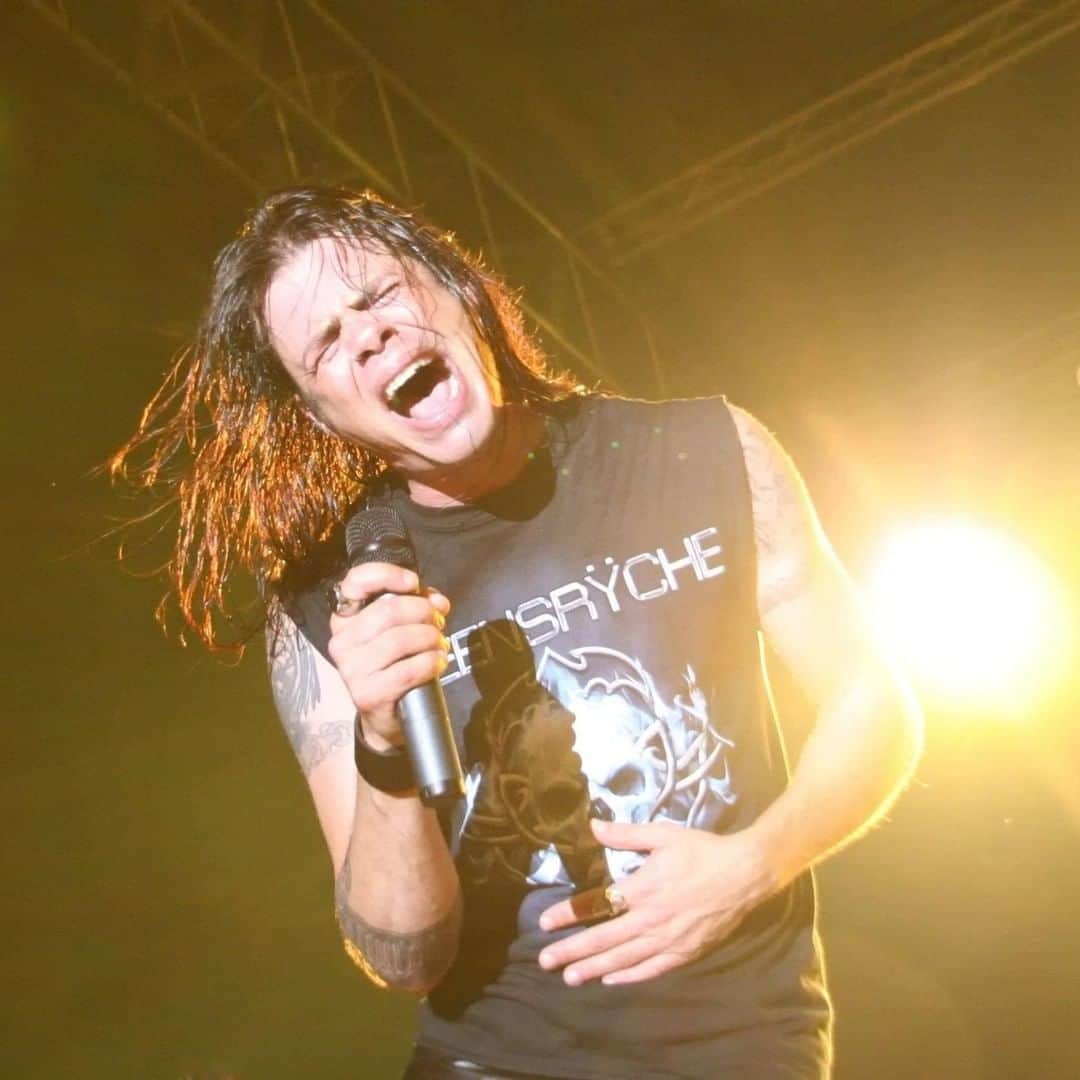 Queensrycheさんのインスタグラム写真 - (QueensrycheInstagram)「#tbt🔙📸 - Todd giving his all at the Halfway Jam in 2012 (photo credit Michael B. Lindgren) #queensryche #toddlatorre #tlt #thevoice #leadvocalist #talented #singersongwriter #drummer #guitarplayer #gives100percentallthetime #bamf」12月11日 2時58分 - queensrycheofficial