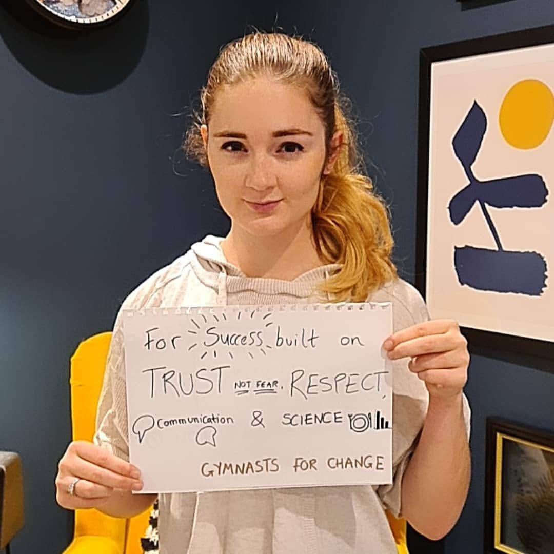 ジェニファー・ピンチズさんのインスタグラム写真 - (ジェニファー・ピンチズInstagram)「So pleased to reveal the launch of @gymnasts_for_change today! A new non profit dedicated to achieving positive reform in Gymnastics, so everyone can experience only the best of this beautiful sport.  Why do you think we need change? Post your own sign and tag @gymnasts_for_change to let us know.  Learn more at: www.gymnastsforchange.com  (Link in bio)  #GymnastAlliance #GymnastsForChange」12月11日 3時07分 - jennifer.pinches