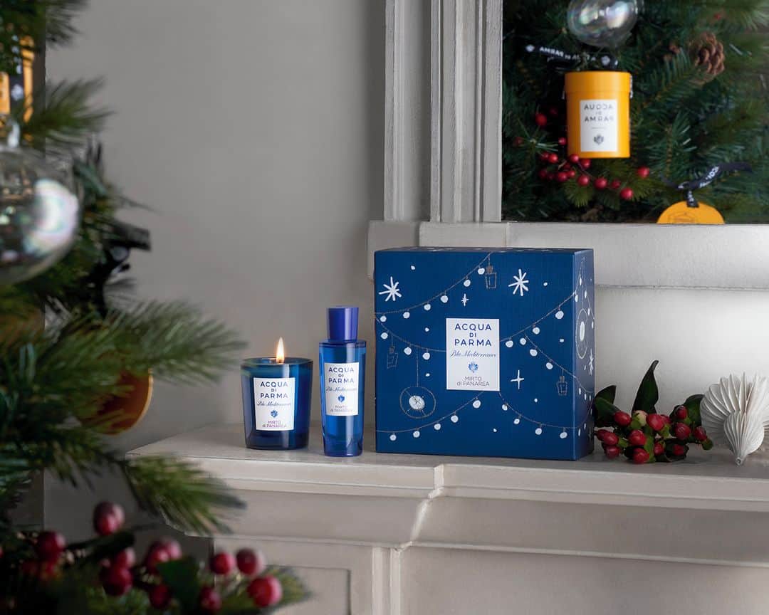 のインスタグラム：「Indulge in a regenerating experience inspired by a journey to an island suspended in time. A unique set of Mirto di Panarea indulgences presented in a gift box decorated with elegant illustrations by Chinese artist @oamul.⁣ #acquadiparma⁣ .⁣ #holidayseason #mirtodipanarea #holiday #blumediterraneo」