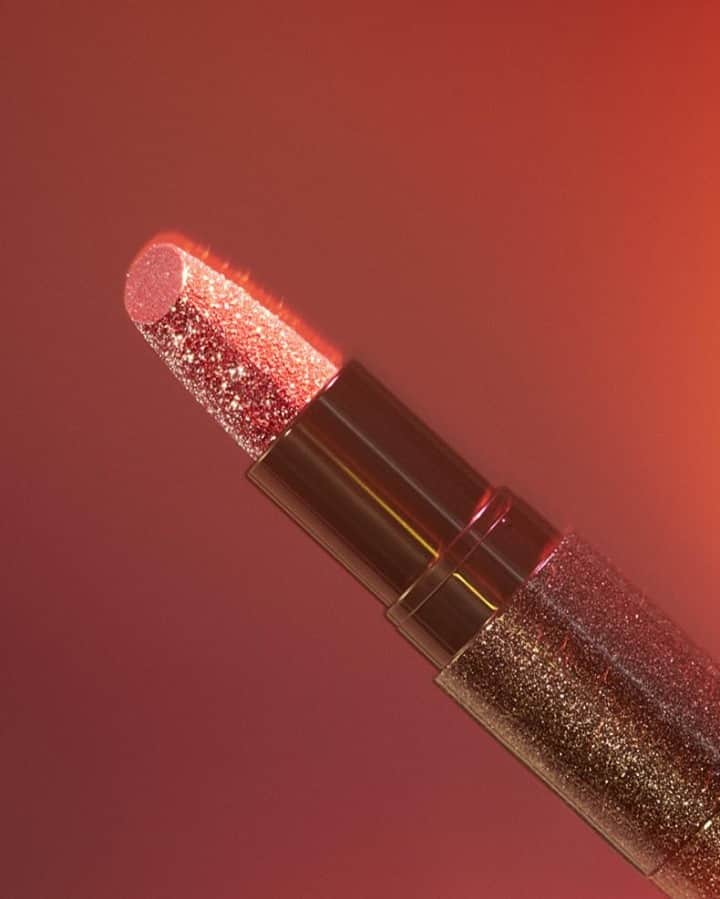 MAKE UP FOR EVER OFFICIALさんのインスタグラム写真 - (MAKE UP FOR EVER OFFICIALInstagram)「Fully GLITTERING #RougeArtistSparkle!⁣ ⁣ Start your shiny journey with shade 003 Glittering Sunstone! Limited edition only, grab yours NOW! ⁣ _⁣ ⁣ #Flashing2020⁣ #Holiday2020⁣ #RougeArtistSparkle ⁣ #makeupforever」12月11日 4時01分 - makeupforever