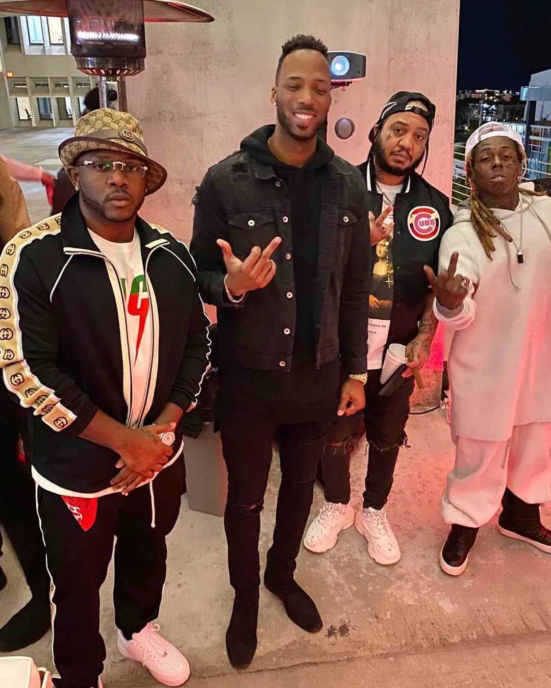 マック・メインのインスタグラム：「Back in da days da Yankees sent us a cease and desist bout the old Young Money logo but I still rock with @im_edell GO RED Sox!! 😎😈 #BSide #〽️ULA」