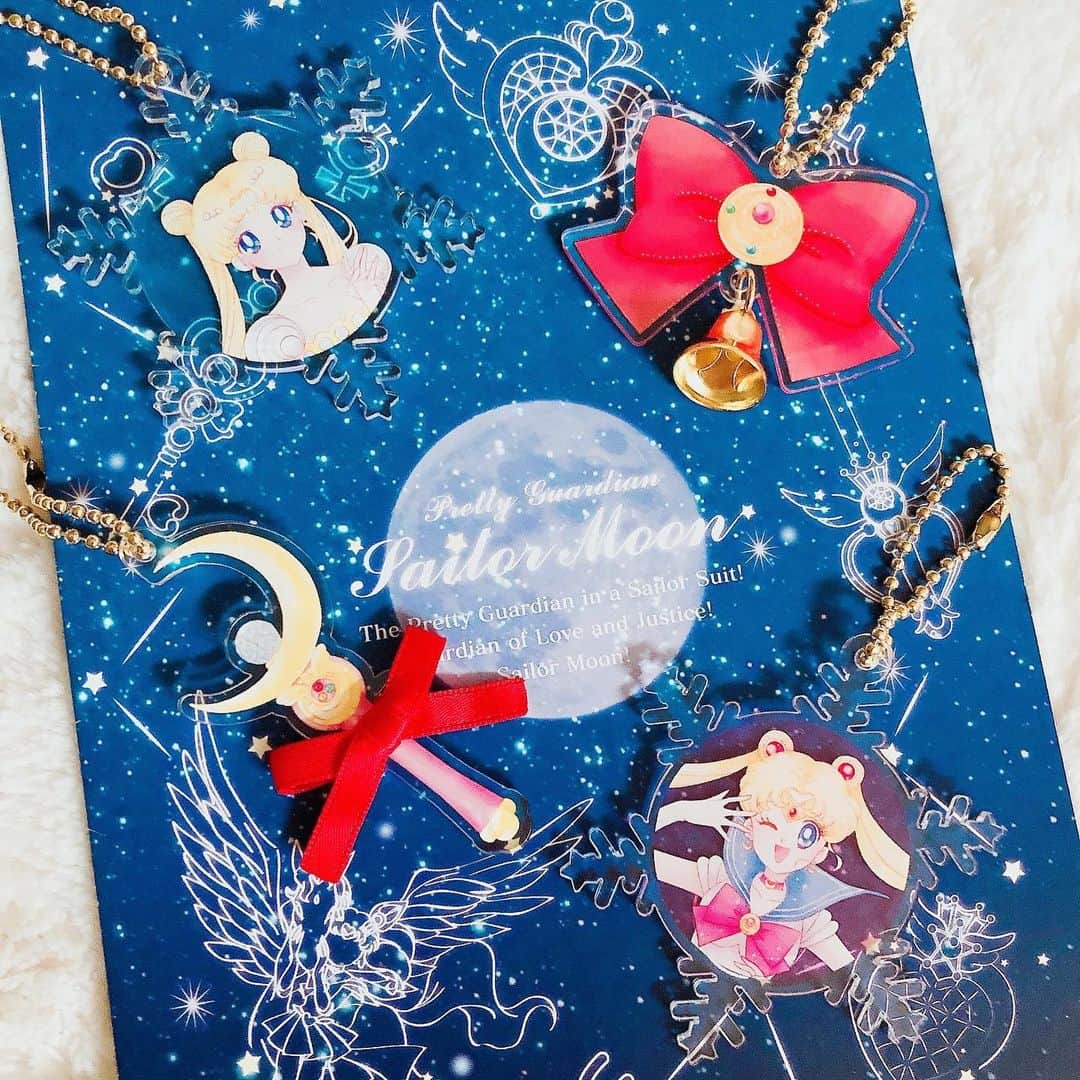 Sailor Moonさんのインスタグラム写真 - (Sailor MoonInstagram)「✨🌙 More Sailor Moon Christmas decorations! The snowflakes are incredibly hard to photograph! Love them all! @sailormoonstore_official 🌙✨  #sailormoon #セーラームーン　#christmas #christmasdecor」12月11日 4時12分 - sailormoon_sc