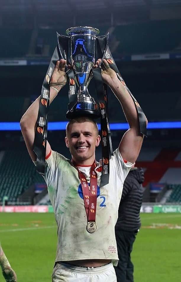 のインスタグラム：「O2 Inside Line: Defence, desire and an Autumn Nations Cup final. 🏆   Go behind the scenes as England prepare for the final Quilter International of 2020 and a dramatic day against France. 🌹   #WearTheRose @o2sports」