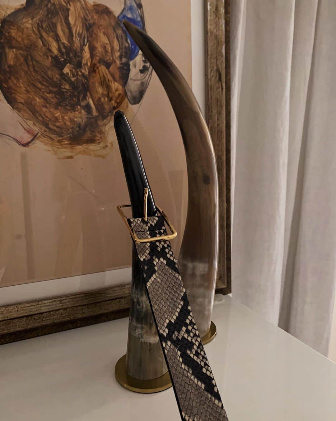 のインスタグラム：「Apartment decor or outfit decor?」