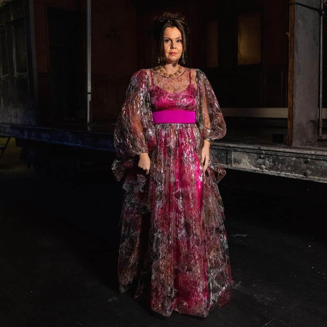 ドルチェ&ガッバーナさんのインスタグラム写真 - (ドルチェ&ガッバーナInstagram)「#DolceGabbana is proudly devoted to @teatroallascala. Opera singers @eleonora_buratto, @aleksandra_kurzak and @rosa_feola wear #DGAltaModa looks in occasion of the Opening Night show, “A riveder le stelle”.    #PrimaScala #WeAreLaScala」12月11日 5時00分 - dolcegabbana