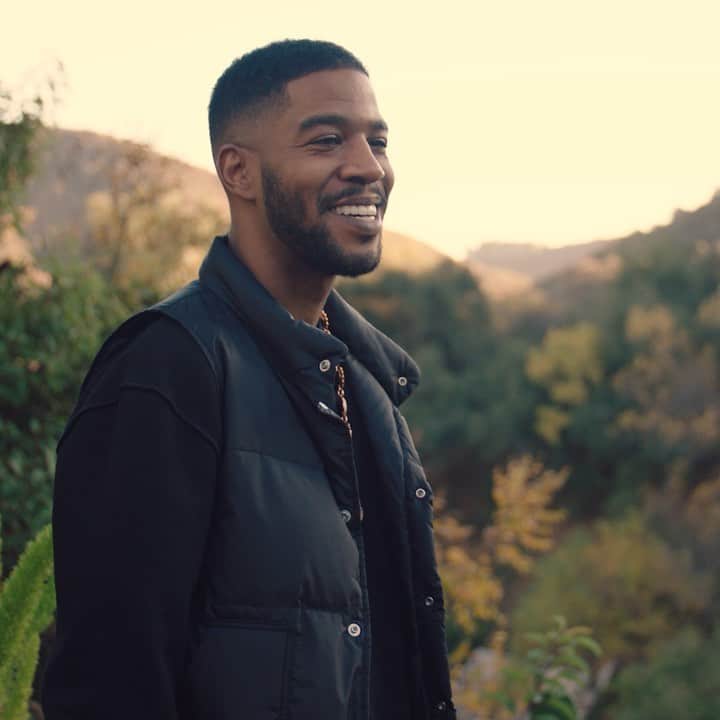 Apple Musicのインスタグラム：「“In the whole entire history of me and Kanye West working, I’ve never written something where he’s been like, ‘rewrite that.’ Never.” @kidcudi’s trilogy continues this Friday with #ManOnTheMoonIII: The Chosen. He speaks to @zanelowe about creating the project, working with Kanye West, and what lies ahead. Watch the interview. Link in bio.」