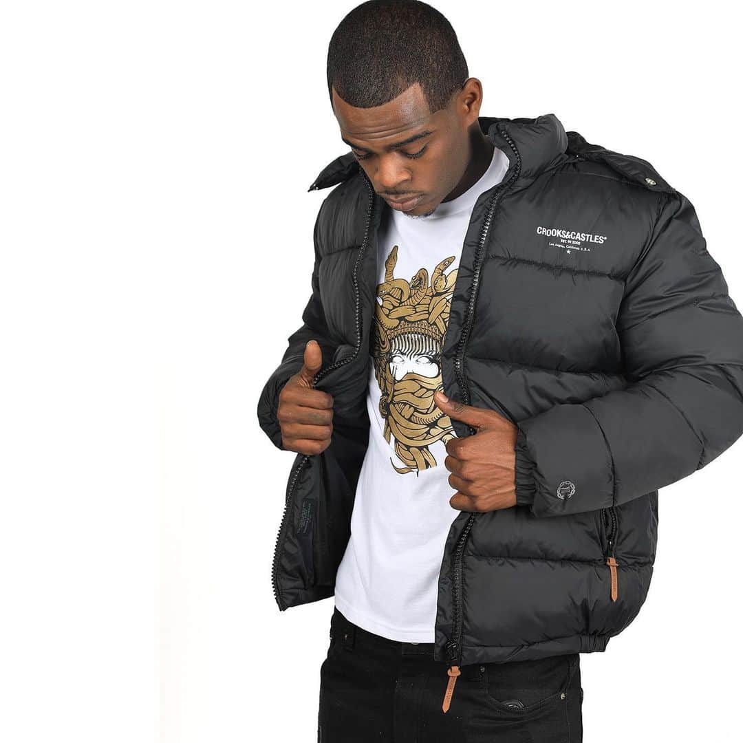 Crooks & Castlesのインスタグラム：「Stay warm this season with the new Crooks & Castles Puffer Jacket!  Now available at crooksncastles.com   #crooksncastles #cstc #crooksandcastles #pufferjacket #therulingelite」