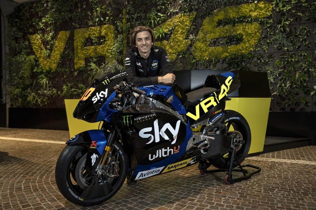 MotoGPさんのインスタグラム写真 - (MotoGPInstagram)「2021... is that you?! 😎 Check out @skyracingteamvr46's 2021 liveries! Including their very first #MotoGP machine! #Motorcycle #Racing #Motorsport」12月11日 5時30分 - motogp