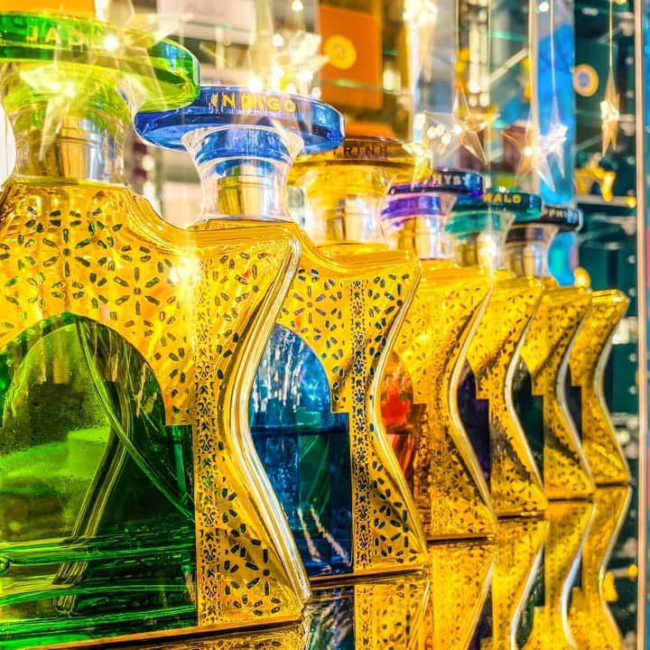 のインスタグラム：「What is your Favorite Bond No.9 Dubai fragrance this holiday season?」