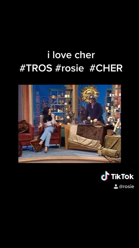 のインスタグラム：「Follow me on tiktok for more #cher @cher」