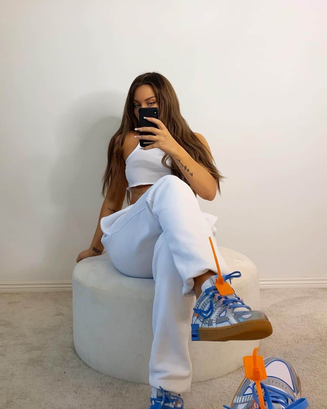 ファニー・リックマンのインスタグラム：「💙🧡」