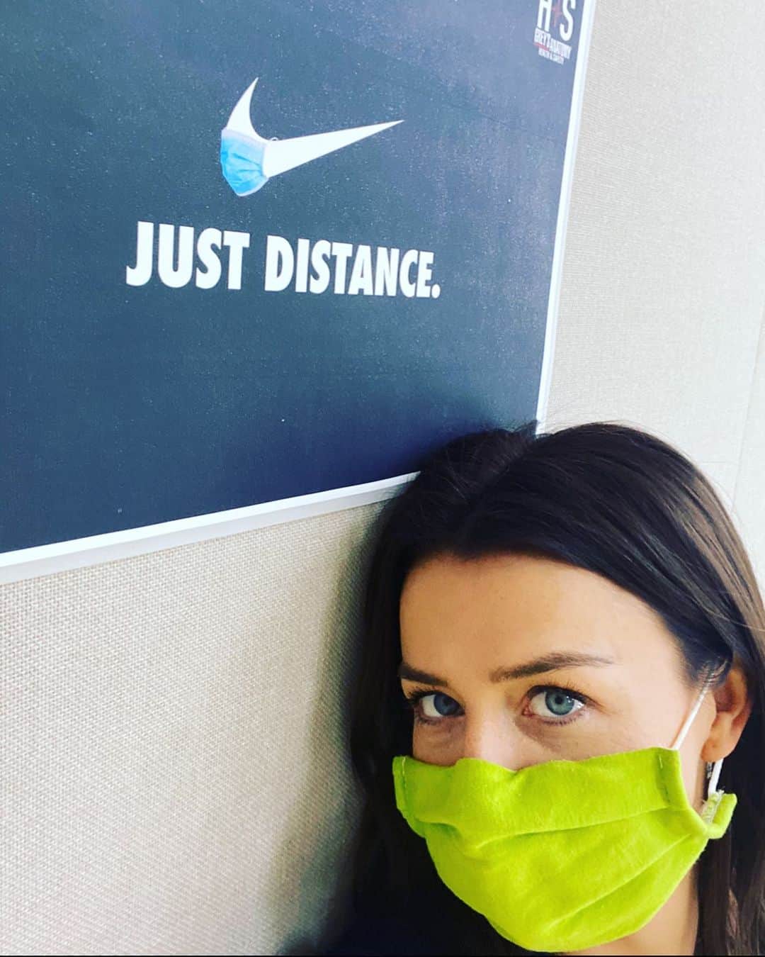 のインスタグラム：「Almost forgot this one. @thegoodman13 and the health and safety department keeping us safe one humorous reframe at a time. #justdistance #wecandohardthings #2020 #greysanatomy」