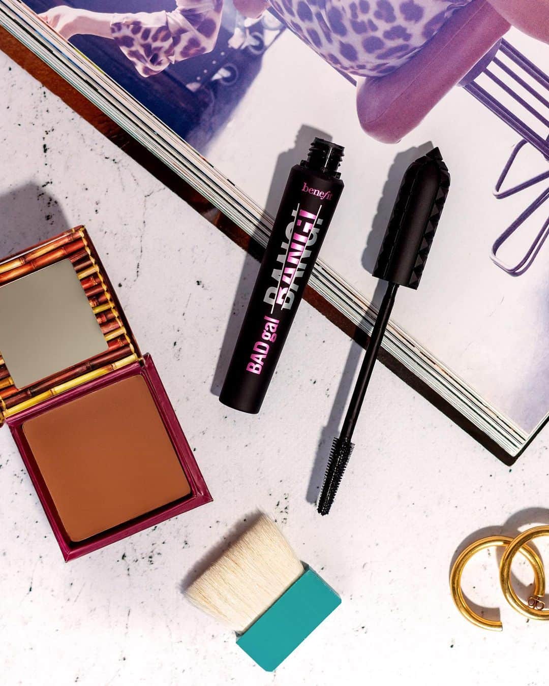 Benefit Cosmeticsさんのインスタグラム写真 - (Benefit CosmeticsInstagram)「Get ready to go 🤩 for this deal! Our @nordstrom exclusive set includes FULL-SIZES of our iconic #hoola matte bronzer + #BADgalBANG mascara for just $20 (a $55 VALUE!) 📸: @gabrielle.shoots #benefit」12月11日 6時25分 - benefitcosmetics