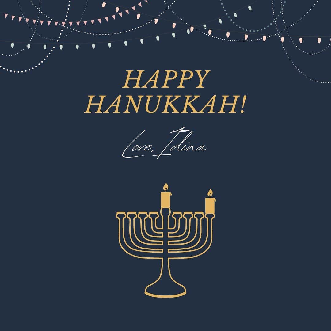 イディナ・メンゼルさんのインスタグラム写真 - (イディナ・メンゼルInstagram)「Happy Hanukkah. 💙」12月11日 6時35分 - idinamenzel