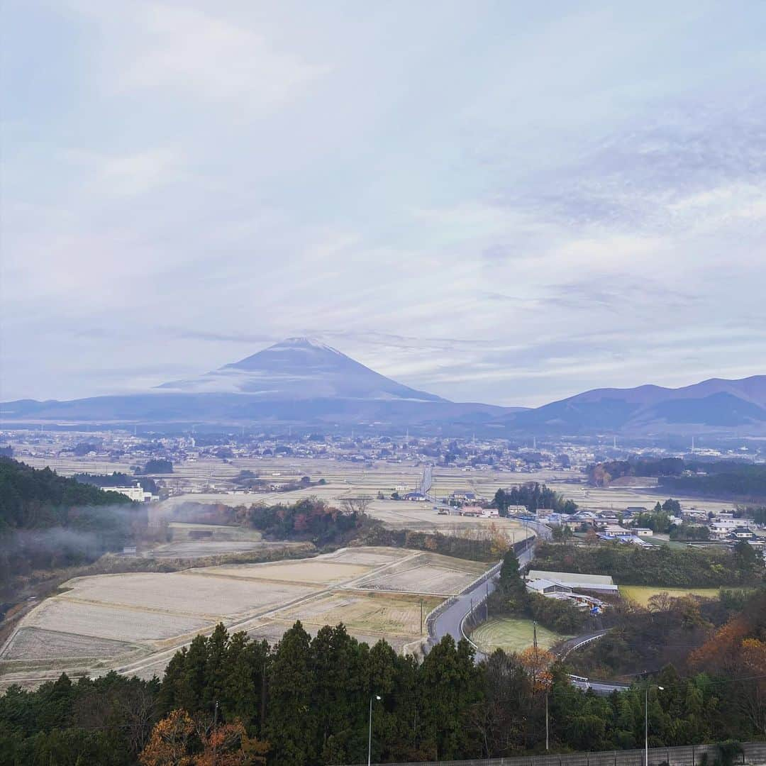 天沼知恵子さんのインスタグラム写真 - (天沼知恵子Instagram)「富士山🗻  #御殿場市 #観光スポット  #富士山🗻」12月11日 6時56分 - amanuma_chan.impact_a_body