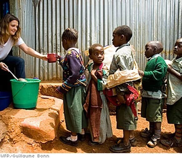 ドリュー・バリモアさんのインスタグラム写真 - (ドリュー・バリモアInstagram)「Congratulations to the UN World Food Programme on being awarded the 2020 #NobelPeacePrize. Where there is conflict, there is hunger and WFP is the world's first responder, providing lifesaving meals to millions of families in their darkest hour of need. Join me and @worldfoodprogramme in our mission to end hunger. Follow WFP to find out how you can help make a difference! ALSO LINK IN BIO TO READ MY STORY ABOUT HOW I WAS INTRODUCED TO THIS INVALUABLE ORGANIZATION, and how it changed my life.」12月11日 6時56分 - drewbarrymore