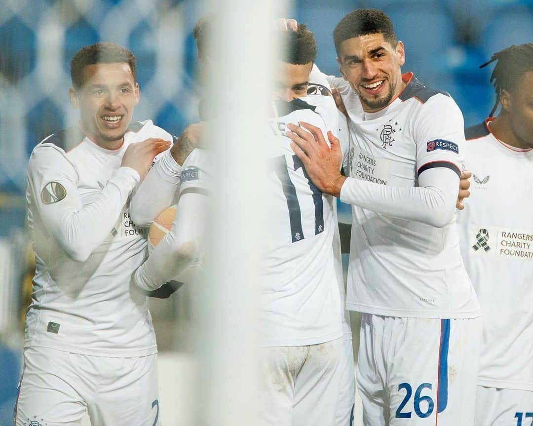 レオン・バログンさんのインスタグラム写真 - (レオン・バログンInstagram)「Happy days ❤️🤍💙 @rangersfc #EuropaLeague」12月11日 6時57分 - leonbalogun