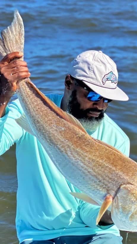 Costa Sunglassesのインスタグラム：「Which one is your fishing buddy? Tag them in the comments and let them know.  Catch more of Captain Mike Goodwine @blackneck_adventures and at the link in our bio. #costagiftguides」