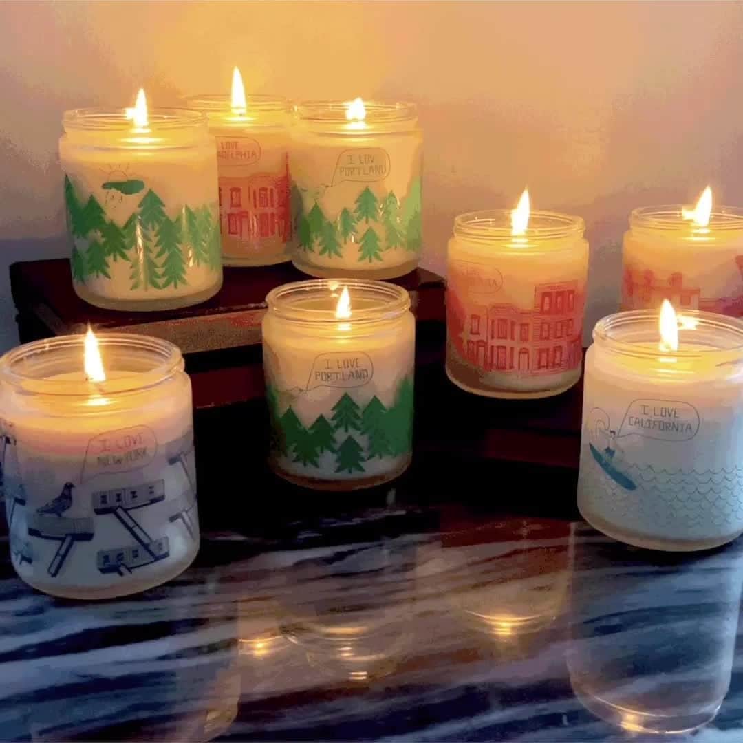 のインスタグラム：「Happy first night of Hanukkah!」