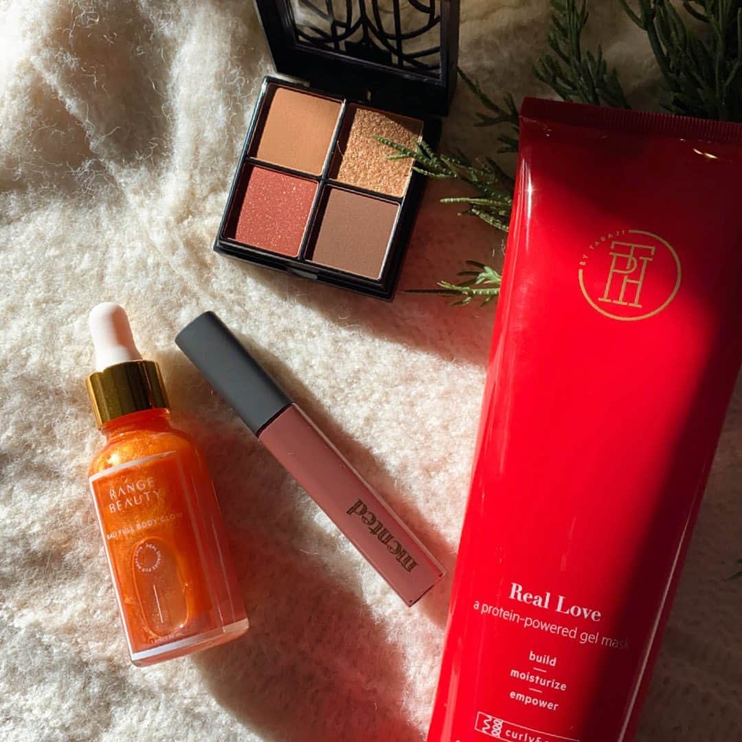Target Styleのインスタグラム：「Stunning stocking stuffers from our Black-owned beauty brands. ✨」