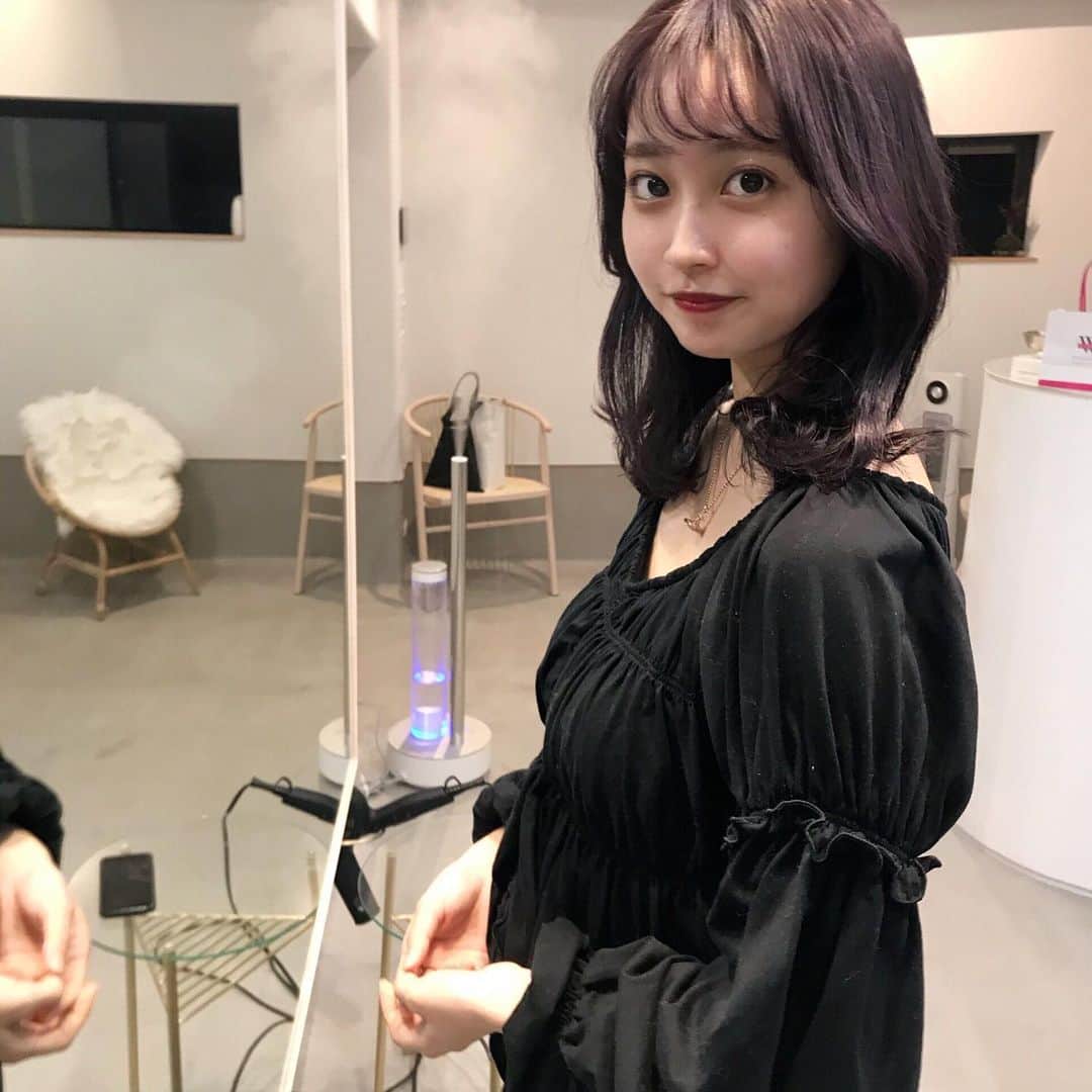 内海里来のインスタグラム：「🍇🍇🍇﻿ 光に当たるとすごく素敵な色❤︎﻿ ﻿ ﻿ ﻿ @motokihair @matka__kyoto   #京都サロン #ヘアカラー #パープルカラー #ヘアスタイル #haircolor #instalike #kyotojapan #lfl」