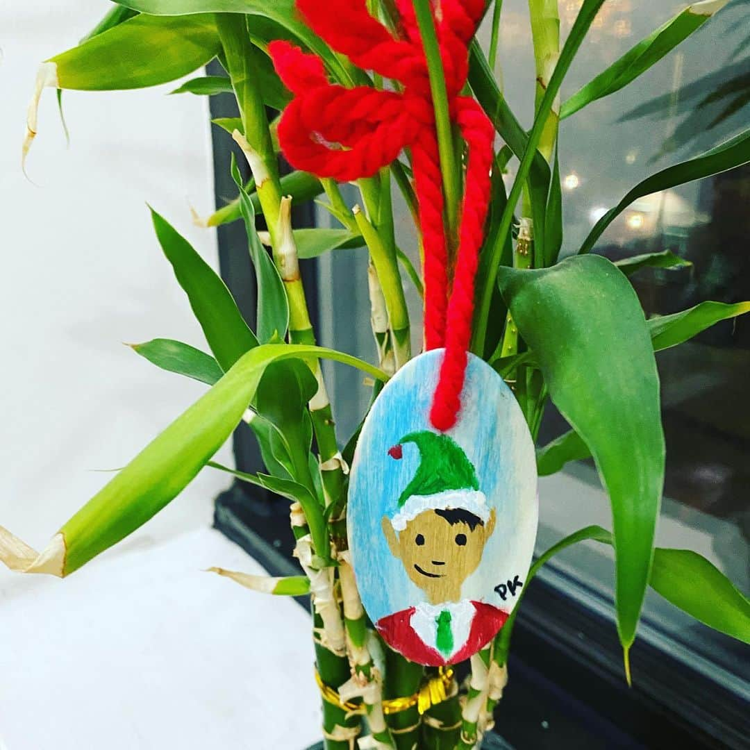 テリー・レオンさんのインスタグラム写真 - (テリー・レオンInstagram)「Thanks to @phoebeobscura for my #Chestnut @nicelistmusical ornament. It looks great on my Christmas bamboo.」12月11日 7時32分 - tellyleung