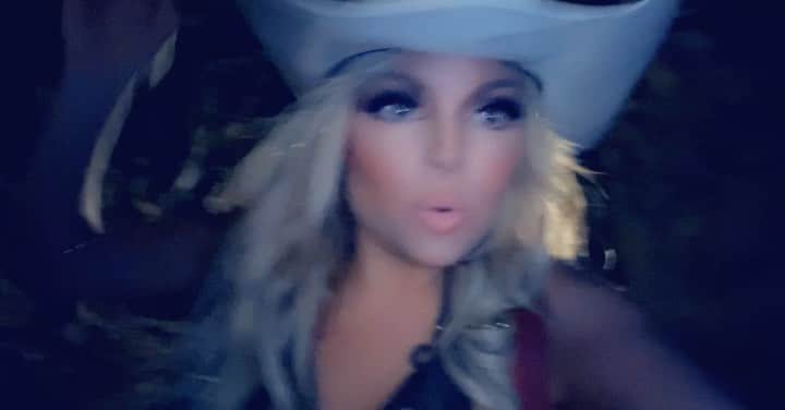Jesseのインスタグラム：「I’m a dork I can’t help it 😜 and I’ll never change 🤪」