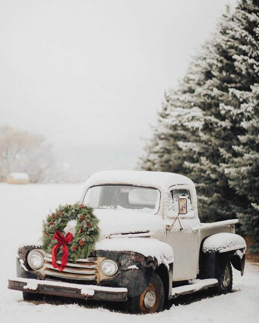 FOLKのインスタグラム：「Which winter wonderland are you dreaming of? Today’s favorites are: 1.) @prairierosephoto 2.) @kjp 3.) @thehungryapron 4.) @karl_steinegger 5.) @michael._.corona 6.) @cfunk44」