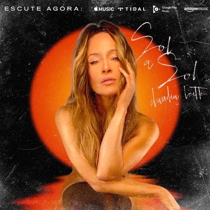 Claudia Leitteのインスタグラム：「Como está o tempo aí na sua cidade? 🤔 A partir de agora vai ser SOL no Brasil inteiro! Meu EP #SolASol já está disponível em todas as plataformas digitais!!!!! Link na bio☀️💛 #ClaudiaLeitteSolaSol」