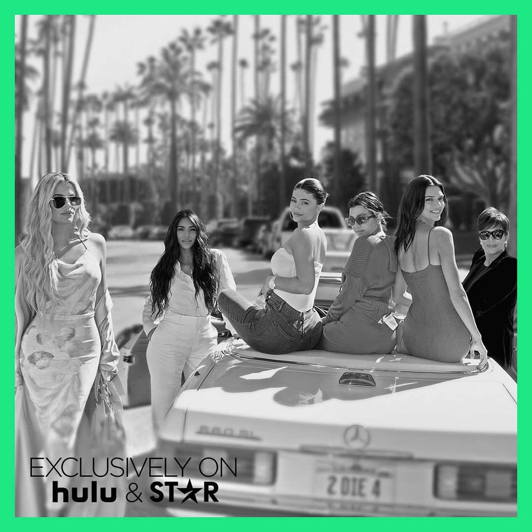 Hulu Home of Emmy-winningさんのインスタグラム写真 - (Hulu Home of Emmy-winningInstagram)「The Kardashian Jenners will create new global content under a multi-year deal, to stream exclusively on Hulu in the U.S. and in multiple territories on Star internationally.」12月11日 8時16分 - hulu