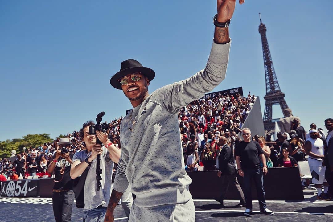 カーメロ・アンソニーのインスタグラム：「Much love for the beautiful city of Paris. Where are you looking forward to going when we can travel again?  #TBT #STAYME7O」