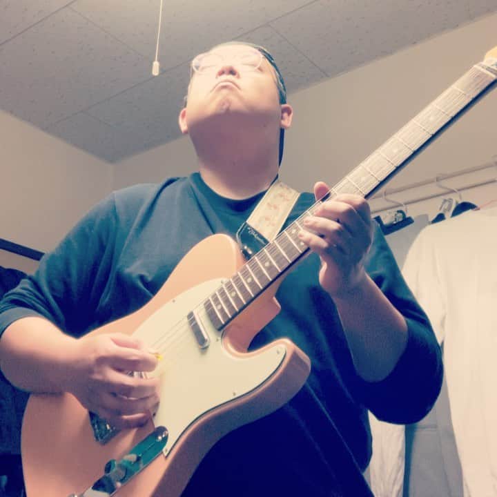 斉藤伸也のインスタグラム：「朝も早よからDynamite  #dynamite #bts #telecaster #地味 #地味んしぃ」