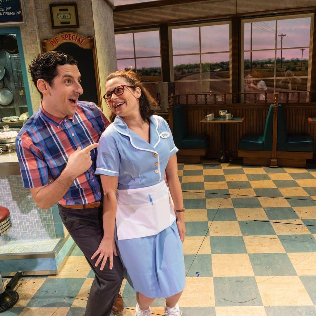 ケイティ・ロウズのインスタグラム：「#TBT DID THIS REALLY HAPPEN #waitressmusical」