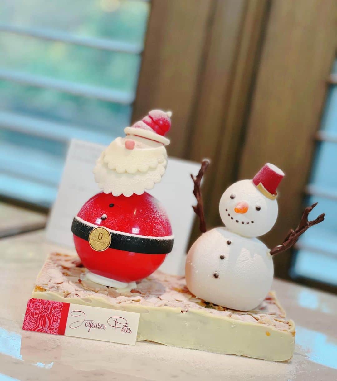 堀みづきさんのインスタグラム写真 - (堀みづきInstagram)「ルワンジュ東京のクリスマスコレクションへ🧸🎄💕 今回のケーキも全て可愛くて芸術的、、🥺ずっと見惚れてた🤤💓 クリスマスを感じれて幸せな時間でした🎅🎁 #louangetokyo #cake #christmas cake #ルワンジュ東京 #クリスマスケーキ　#クリスマス　#ケーキ」12月11日 9時11分 - mizuki_027