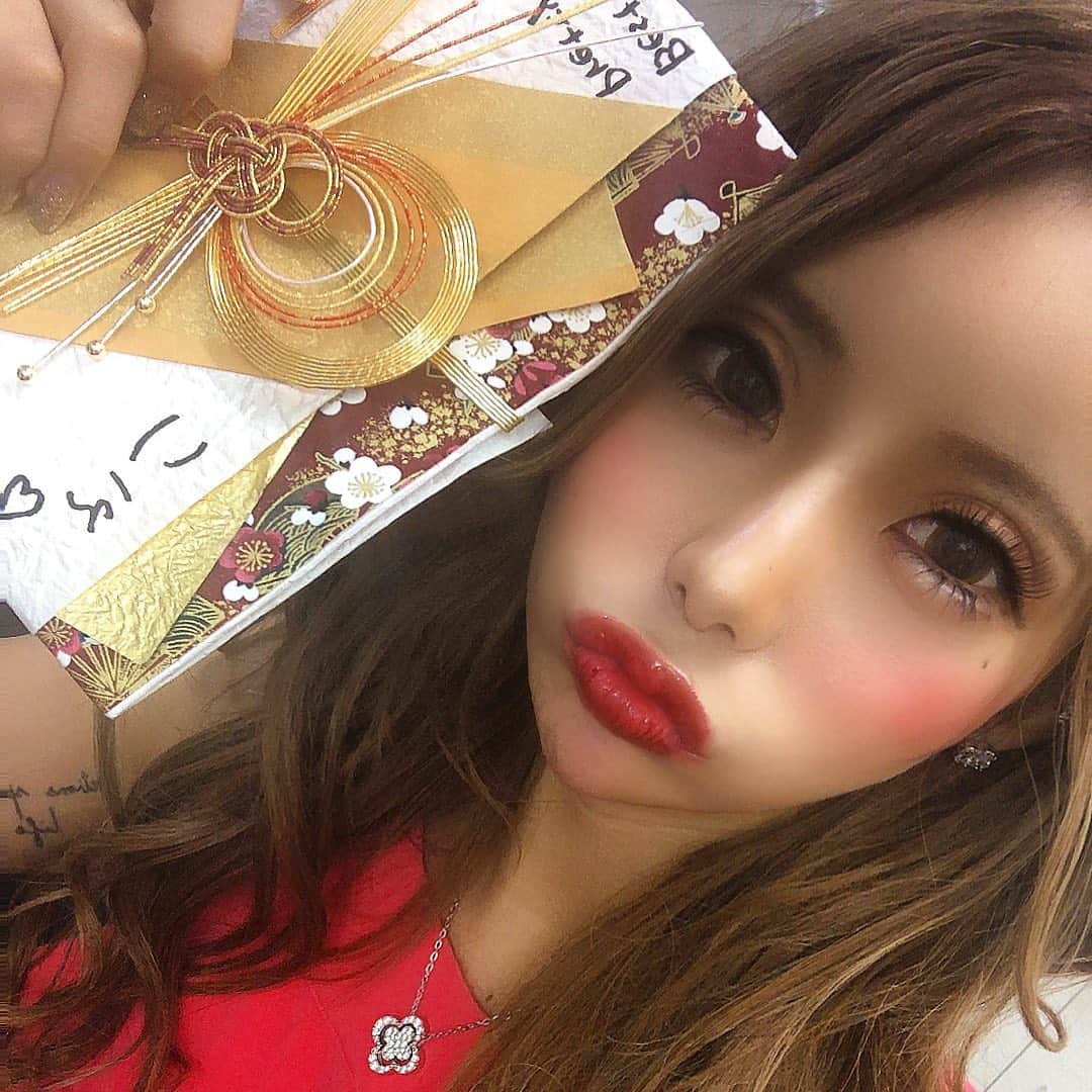 のインスタグラム：「11月度  Instagram million leisure holdings企画  錦のご飯屋さんを 応援しようプロジェクト  グルメ賞頂きました🎁  諭吉が㊙️人もいた🥰  ありがとございます😭  美味しいものしか 勝たんっ❤️  ＃美味しいものなら #県外でも食べに行きたい ＃錦3グルメ #グルメ好きな人と繋がりたい  #繋がってどうするかは決めてない  ＃金額じゃない #美味しいかどうかだ #感動したいだけ #錦もっと開拓したい」