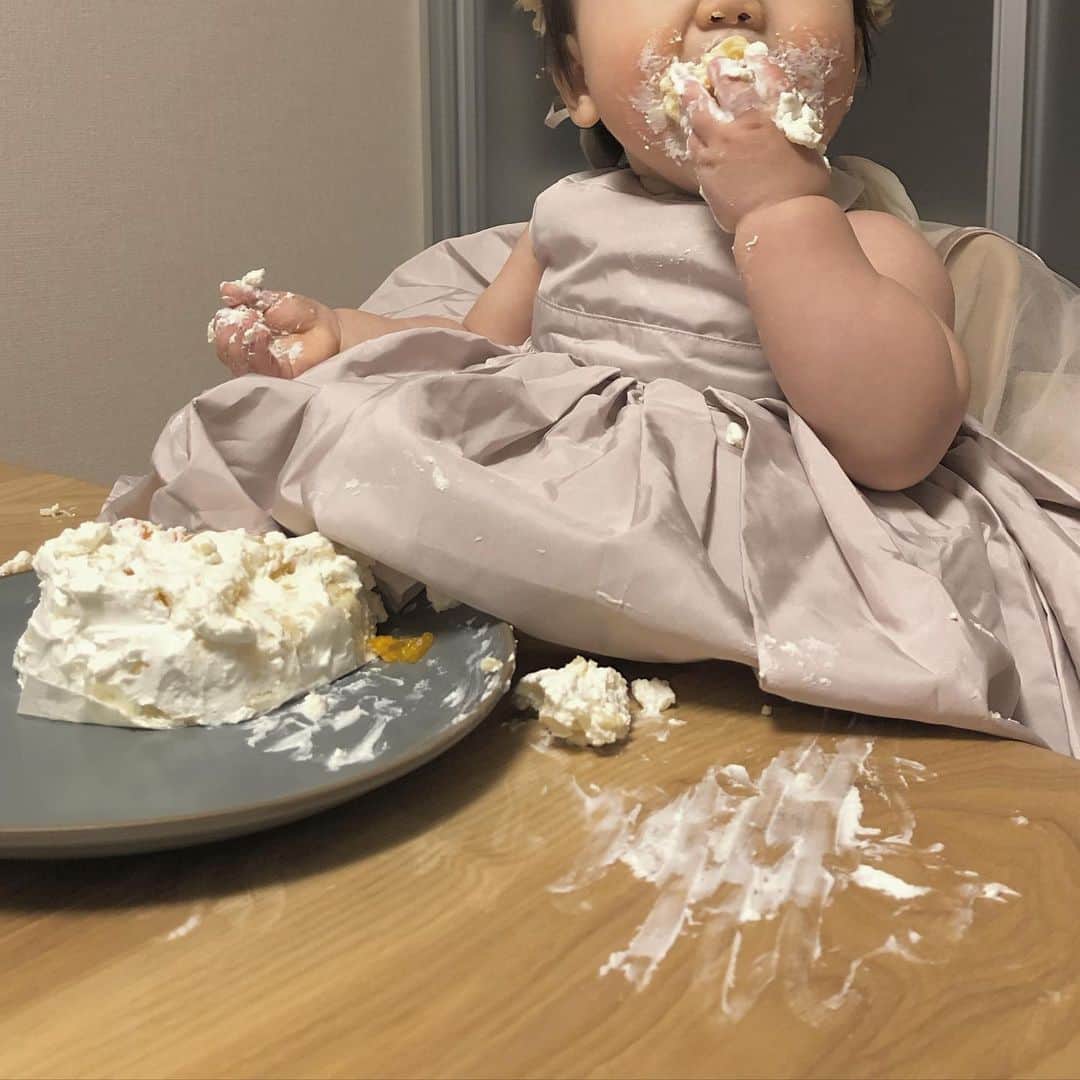 立澤香奈さんのインスタグラム写真 - (立澤香奈Instagram)「スマッシュケーキ🎂 砂糖は一切使用せず。 甘さはフルーツのみ🍊🍌 牛乳パックで型を作って、 厚焼きのスフレパンケーキを2枚焼いて、 間にバナナ、みかんを挟んで 水切りヨーグルトを塗って、 大好きなみかん🍊を載せて完成❤︎ とってもいい食べっぷりで しっかりスマッシュしてくれました😂💓」12月11日 20時29分 - kana_tatsuzawa
