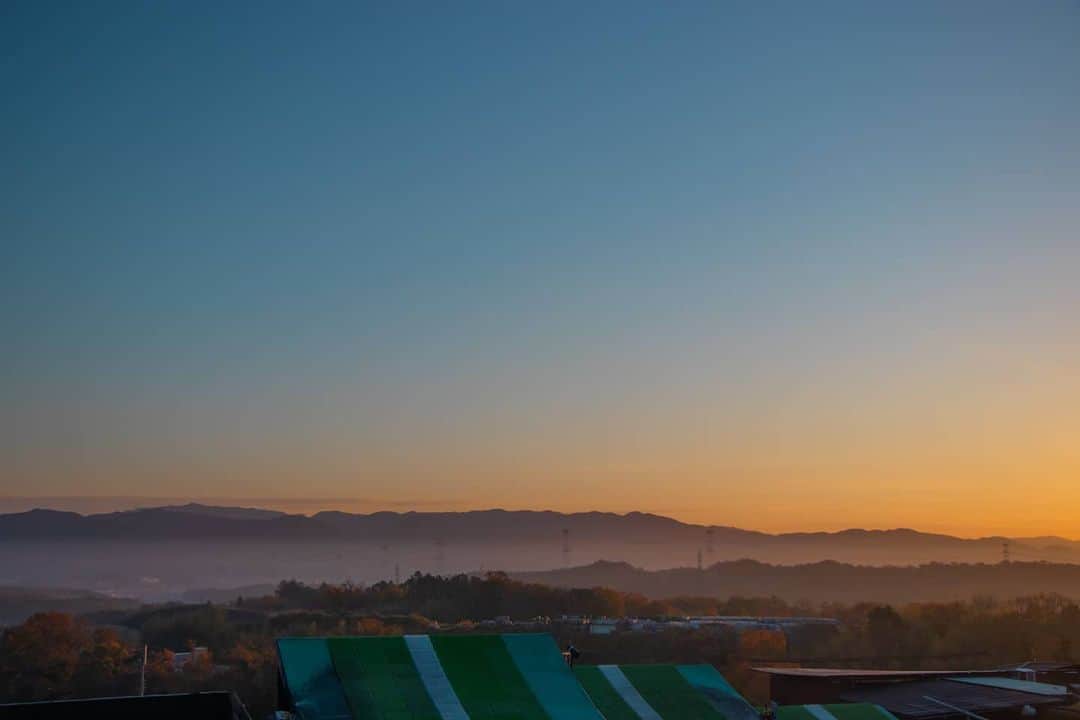 岡本圭司さんのインスタグラム写真 - (岡本圭司Instagram)「朝の @osakakings は本当に空気が澄んでて神々しい。 今シーズンは27日迄。 本当に良いオフシーズンだったなぁ。 #大阪kings  #photography #sunrise  #夏は冬のためにある」12月11日 19時04分 - hywod_kj