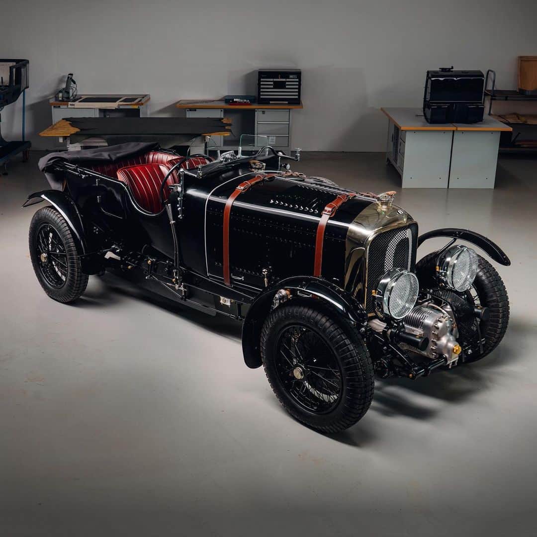 HYPEBEASTさんのインスタグラム写真 - (HYPEBEASTInstagram)「@hypebeastcarclub: @bentleymotors has finished the first Blower Continuation Series model. Dubbed “Car Zero,” the car is the first new Blower to be built in 90 years and features over 2,000 individually designed and hand-crafted parts. This edition is a contemporary but like-for-like rebuild of the ’20s classic and will serve as a prototype for the 12 upcoming customer cars that are to be sold through Bentley’s Continuation Series. Find out more behind its design via the link in bio.⁠⠀ Photo: Bentley」12月11日 19時17分 - hypebeast