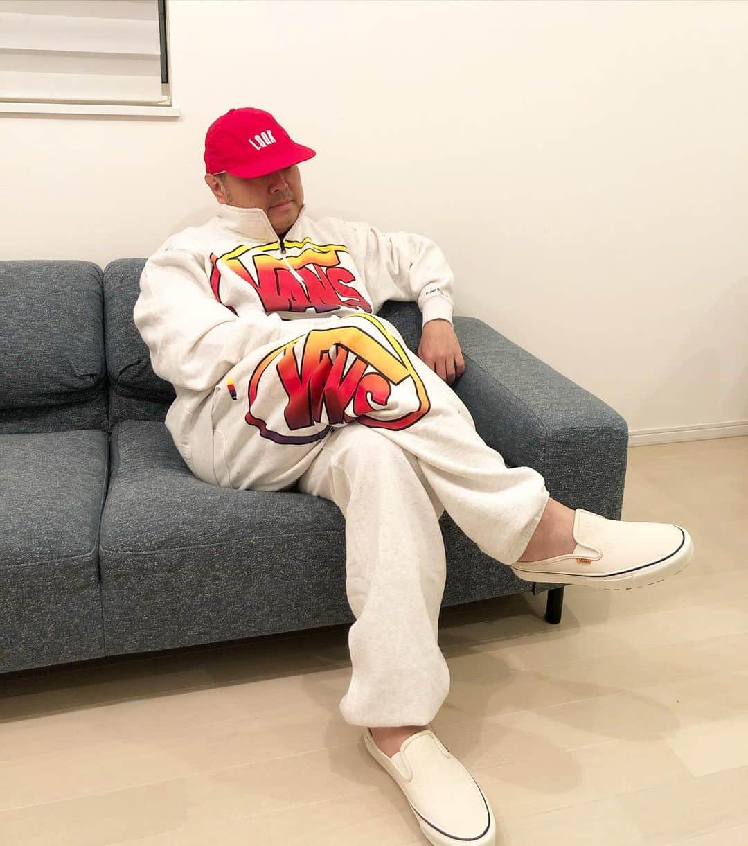 大地洋輔のインスタグラム：「👟👟👟 スニーカーにセットアップ ゲット！！！  セットアップでも良いし、バラバラでもいけるやつ！！  こりゃたまらんすわ！！  #LQQK #vansvault #lqqkstudio  #かみさんにカッコいいね #って言われて照れました」