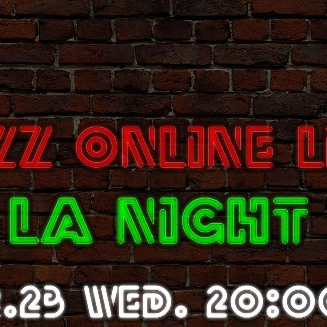 BuZZ【公式】のインスタグラム：「BuZZ ONLINE LIVE "BuZZ LA NIGHT SHOW"﻿ 2020.12.23(水)20:00 START﻿ ﻿ ローチケLIVE STREAMINGにて視聴チケット販売中﻿ ☞ホームの🔗から﻿ ﻿ ・BonusTrack付チケット：3,500円（税込）﻿ ┗本編後そのまま観ることができるここだけのMCとBonusTrack付き﻿ ・一般チケット3,000円（税込）﻿ ﻿ 視聴チケット販売URL：https://l-tike.com/buzz1223﻿ 視聴チケット販売期間：12.7(月)12:00～12.26(土)22:00まで﻿ ﻿ アーカイブ期間：12.23(水)終演後～12.26(土)23:59﻿ ﻿ 《フルバンドによる完全生音LIVE！》﻿ クリスマスメドレーなどこの季節ならではのセクションも織り交ぜつつ﻿ この日だけのLIVEアレンジで、BuZZらしさが溢れる新たなエンターテイメントをお届けします。﻿ 2020年を締めくくるプレミアムなBuZZ ONLINE LIVEに是非ご期待ください！﻿ ﻿ #BuZZLANIGHTSHOW #バズラナイトショー #3u22 #BuZZ」