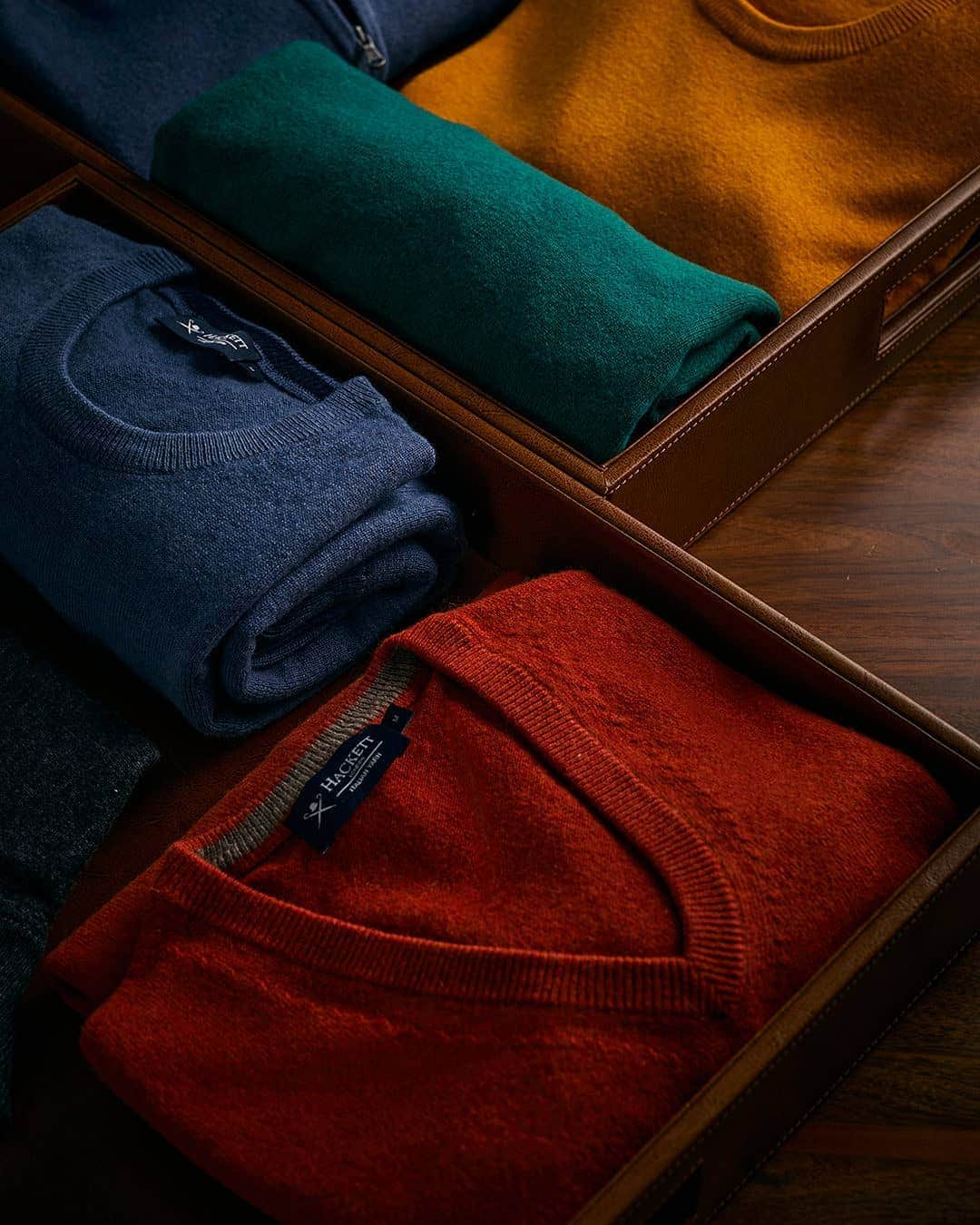 のインスタグラム：「Discover our range of premium knitwear featured in a range of casual shapes and autumn colours. Find this and more at the link in our bio #STAYHackett」