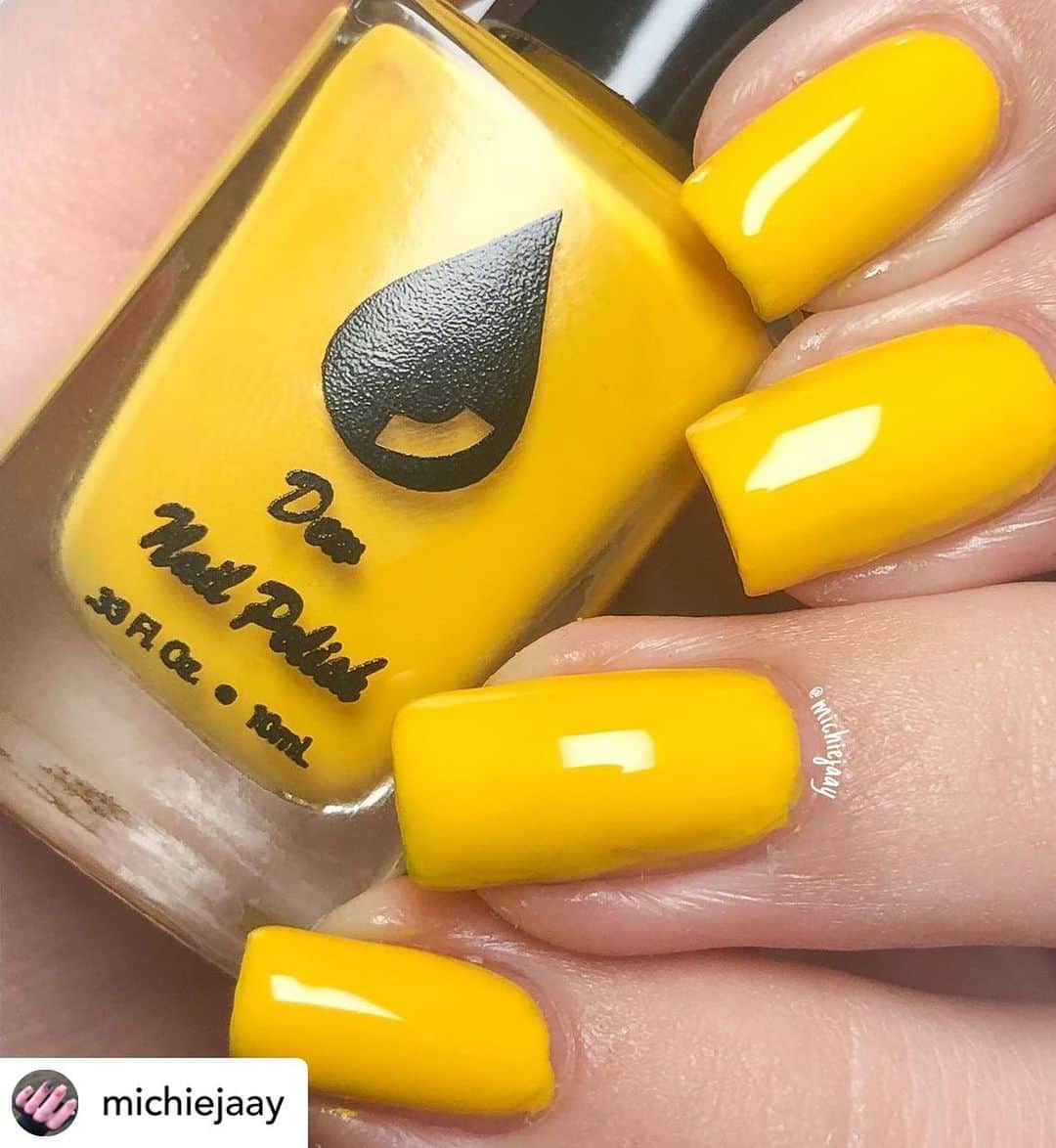 Nail Designsさんのインスタグラム写真 - (Nail DesignsInstagram)「Credit • @michiejaay • press sample sent by @dewnailpolish • this is ‘Mustard’ a perfect yellow mustard color, but it also is great for sunflowers, and hufflepuff (my hufflepuff sister agrees!) and it’s opaque in 2-3 coats ✨ I have it shown here in 3 coats and a glossy top coat ✨ this yellow is almost as yellow as my nails 👀 but no- look at this yellow!! I love this yellow 🥺 #dewpolish #dewpolishmustard #polishswatch #polishswatcher #indiepolish #indiepolishlove #indiepolishswatcher #indiepolishswatch」12月11日 19時59分 - nailartfeature