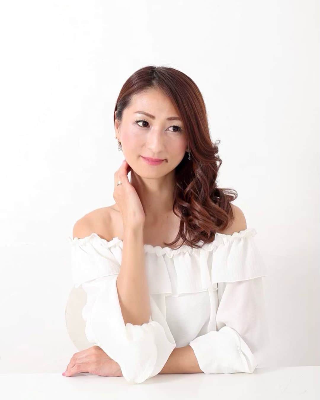 のインスタグラム：「⭐︎⭐︎⭐︎ 皆さん、お疲れ様です😉💕 ・ ・ 今回、世界に繋がるオンラインイベントに ゲストとして出演することになりました❣️ ・ ・ 【起業家エヴァンジェリストLIVEフォーラム2020】 ・ 素敵な方々とご一緒させて頂くことになり、大変嬉しく思っています😌✨ ・ ・ アンバサダーの方々も 本当に凄い方ばかりなんですよ♡ ・ ・ ・ 皆さん、是非遊びにきてくださいね❣️ ・ ・ ・ ・ 詳しくはこちら ↓↓ http://womans-project.com/liveforum/live2020/ ・ ※ ストーリーにリンクを貼っておくので、そこからご参加下さいね♡ ・ ・ ・ 公式 LINE@  https://lin.ee/NJKVA8B ・ ・ ・ @dai_live2020  @hiroehiroe24  @villanti.makino.noriko @nobuyo.holisticparenting @parsonalcon ・ ・ ・ #起業家エヴァンジェリストLIVEフォーラム2020 # #オンラインイベント #オンライン #online  #起業家 #エバンジェリスト #onlineevent #講師 #アンバサダー #モデル #model #ウォーキング講師 #秘書 #インフルエンサー #いつもありがとう #神戸 #kobe #大阪 #osaka」