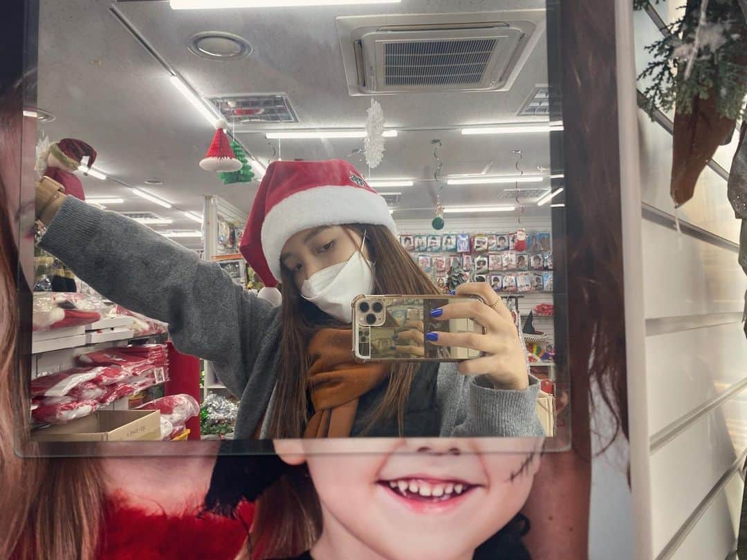 ジヒョン さんのインスタグラム写真 - (ジヒョン Instagram)「🤶...」12月11日 20時06分 - jihyunilovee