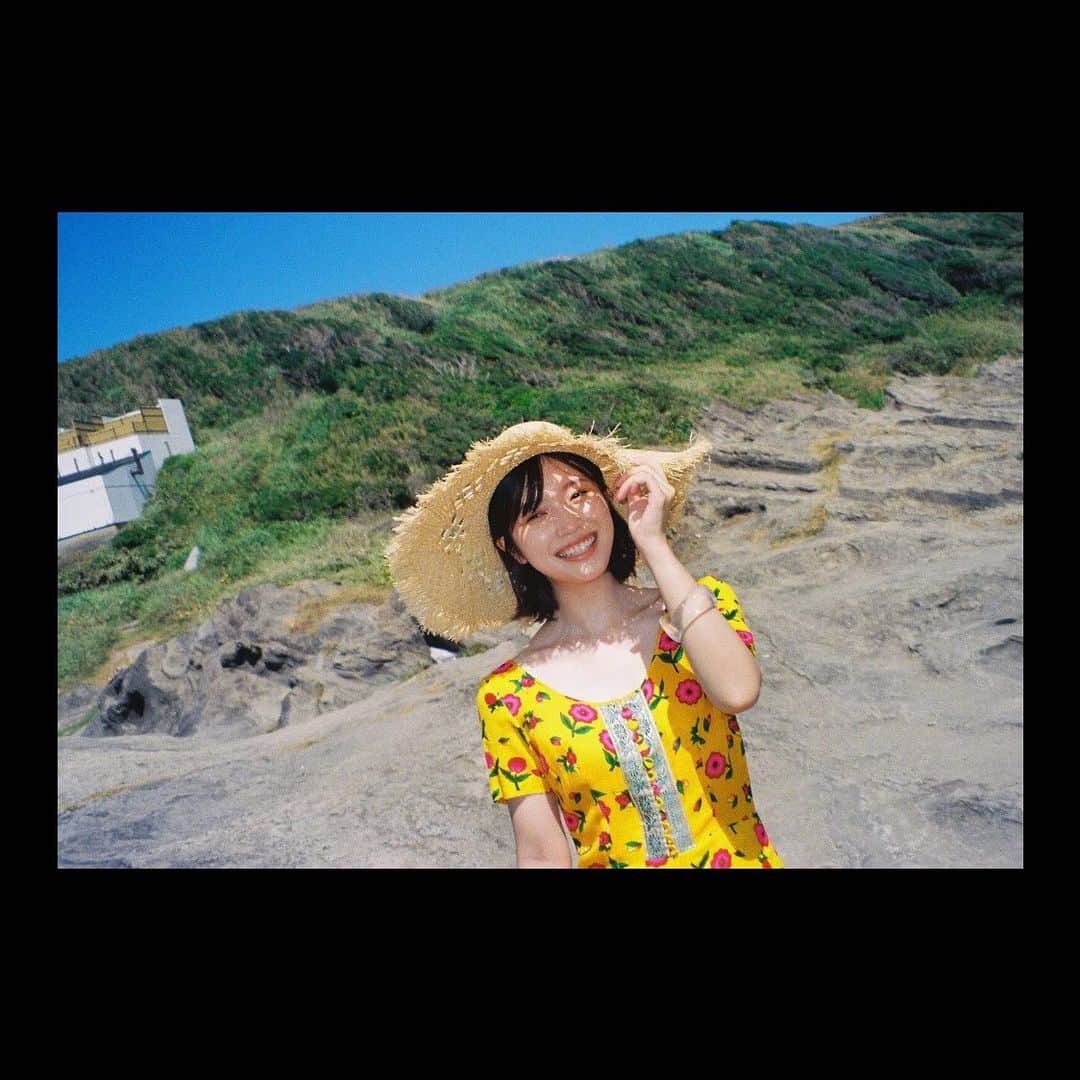 美山加恋のインスタグラム：「【スタッフより】  配信中、いつでも投げ銭をすることができます！  金額に応じて、それぞれ「生写真、カレンダーのオフショット」「イベント参加へのお礼動画」の特典をプレゼント！  同じ種類を複数投げても、特典は変わらないのでご注意ください。  アーカイブでも投げ銭できますので、是非この機会にゲットしてみてください！」