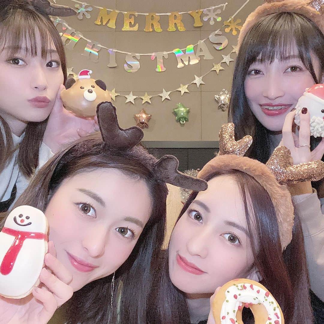 内藤沙季のインスタグラム：「10年ぶりくらいに会ったけど みんな変わらず本当に可愛い😭💕　 楽しかった1日でした🥳」