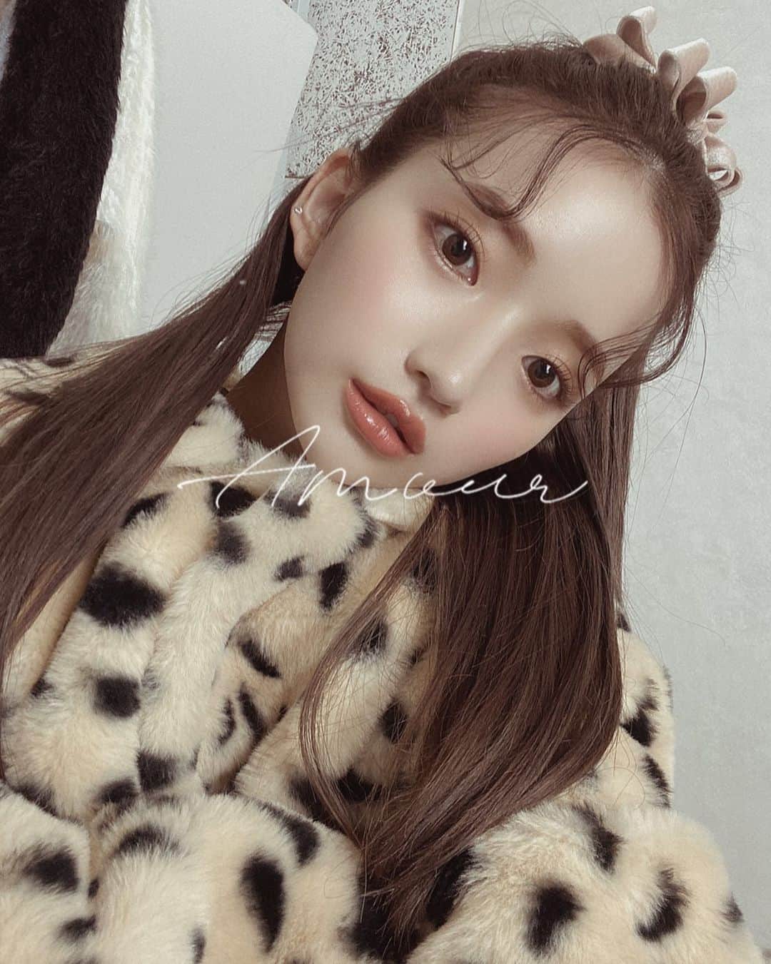 南りほのインスタグラム：「ストレートハーフアップ🐆💗 ストレート見るの久々でしょ？🖤」