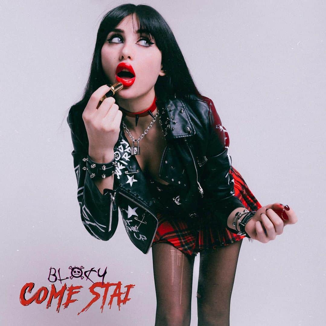 Greta Menchiのインスタグラム：「NUOVO SINGOLO “come stai” FUORI LUNEDÌ 14/12 prod.  @daninelli @thegeometra ⛓can’t fooocking wait for this one🖤」